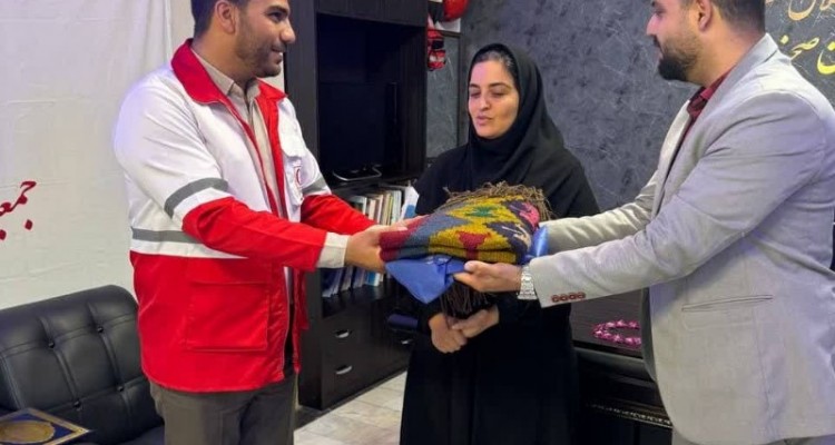جمعی از مسئولین شهرستان با کارکنان جمعیت هلال احمر صحنهدیدار کردند