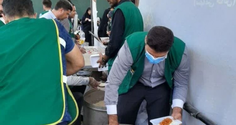 موکب ایران خودروکرمانشاه روزانه 1000 پرس غذا توزیع می کند + عکس