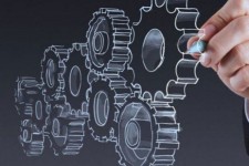 مسئولان از کارآفرینان واقعی حمایت کنند