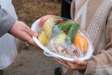 توزیع ۹۰۰ بسته یلدای مهدوی در صحنه