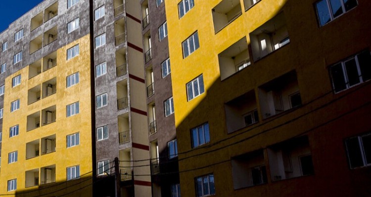 قفل شدن مسکن مهر پاوه؛ دست‌های پشت پرده یا فساد مالی