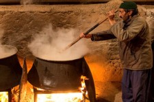 تدوین پرونده ثبت ملی آیین «هلیسه پزان» روستای کنگرشاه صحنه