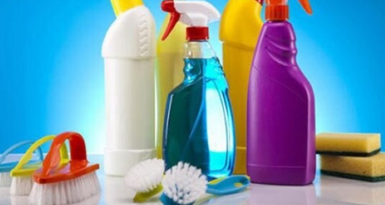 هشدار درباره ترکیب خطرناک جوهر نمک و وایتکس در خانه‌تکانی عید