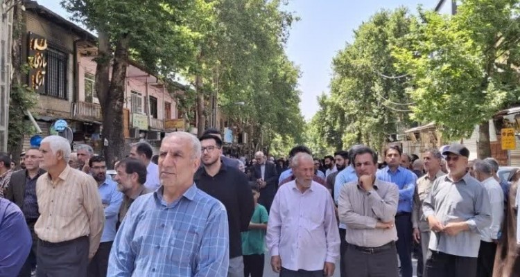 صحنه‌ای‌ها برای دفاع از میهن به خیابان آمدند