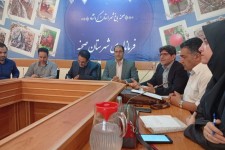 نشست صمیمی رئیس دانشگاه آزاد اسلامی واحد صحنه با دهیاران این شهرستان برگزار شد / دانشگاه ظرفیتی قوی برای توسعه روستاها