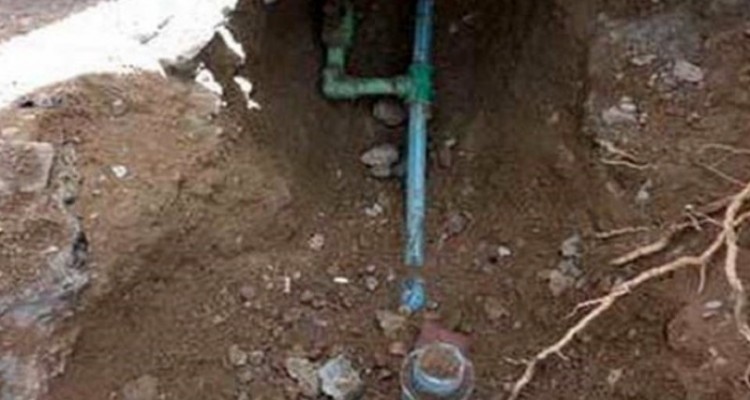 کشف و برخورد با ۲۱ انشعاب غیرمجاز آب شرب در شهرستان صحنه