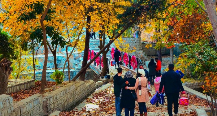 طبیعت پاییزی دربند صحنه