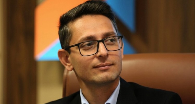 دکتر وحید موحدی راد رئیس انجمن کودکان استثنایی جهموری اسلامی ایران شعبه صحنه