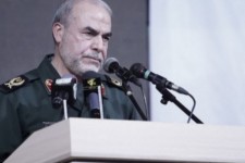 هدف اصلی دشمن از طرح مذاکره و جنگ، تسلیم ایران است/ قرارگاه اصلی طراحی فتنه سال ۸۸ در خارج از کشور بود