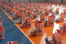 300 بسته معیشتی به مناسبت دهه فجر در صحنه توزیع شد