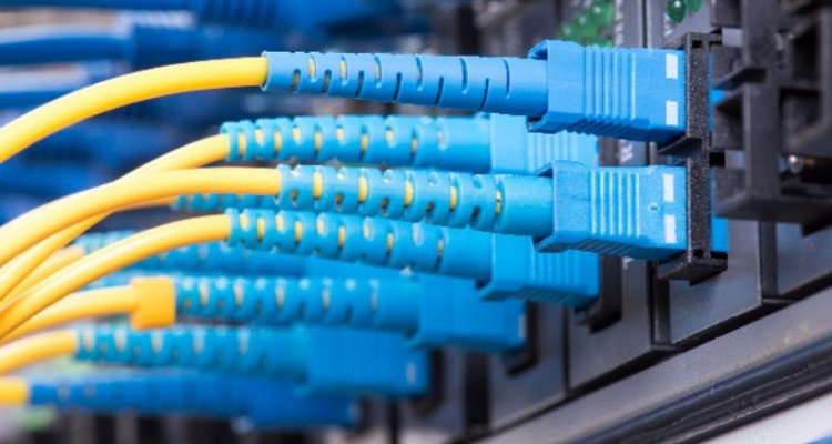 زیر ساخت فاز اول فیبر نوری شهرستان صحنه تکمیل شده است