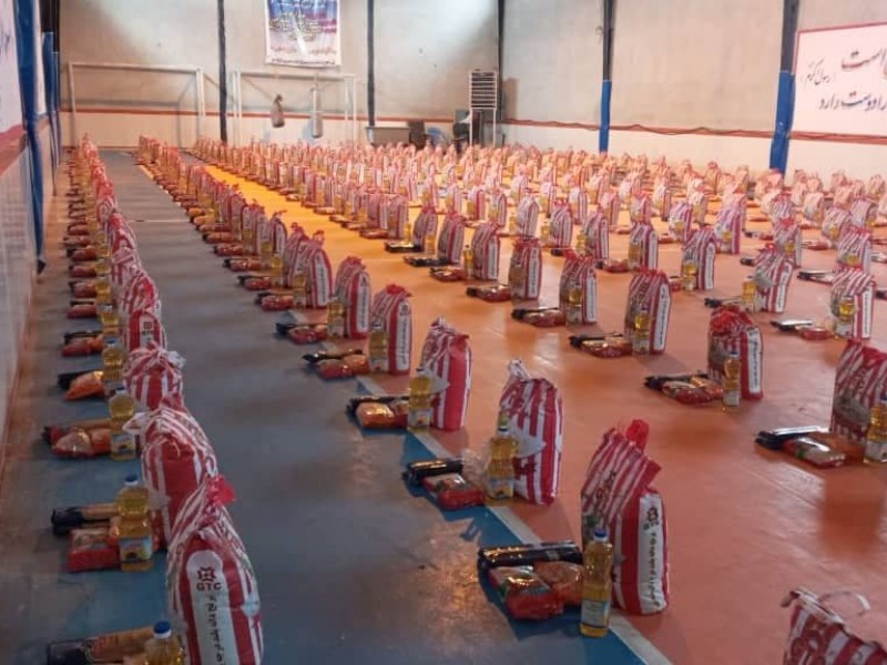 توزیع 700 بسته معیشتی در شهرستان صحنه + عکس توزیع 700 بسته معیشتی در شهرستان صحنه + عکس