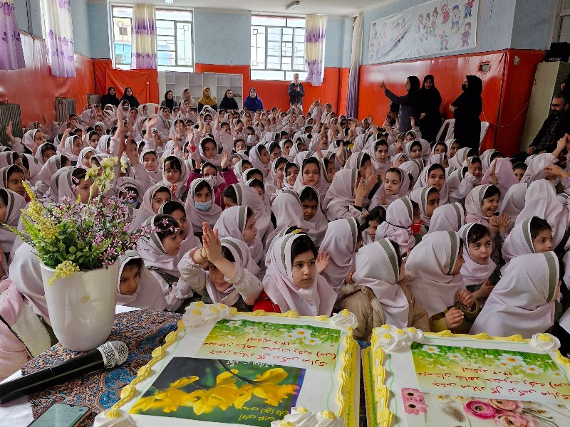 جشن نیمه شعبان در دبستان شاهد حضرت رقیه س صحنه برگزار شد جشن نیمه شعبان در دبستان شاهد حضرت رقیه س صحنه برگزار شد