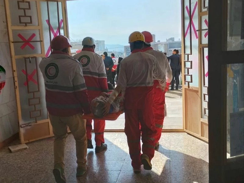 مانور زلزله در مدارس شهر صحنه برگزار شد