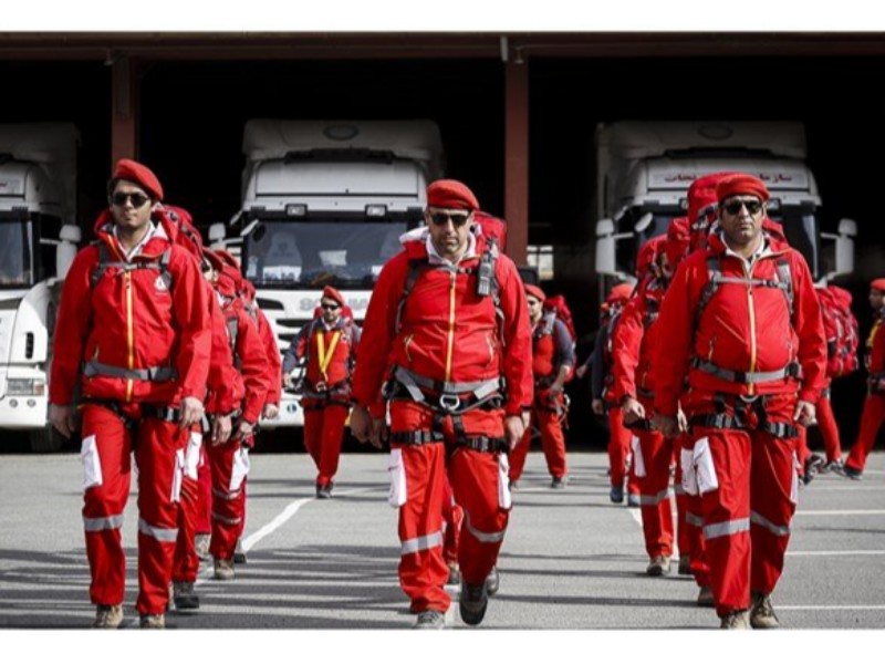 نجات ۲ مرد گرفتار در کوه‌های صحنه پس از ۹ ساعت تلاش نجاتگران