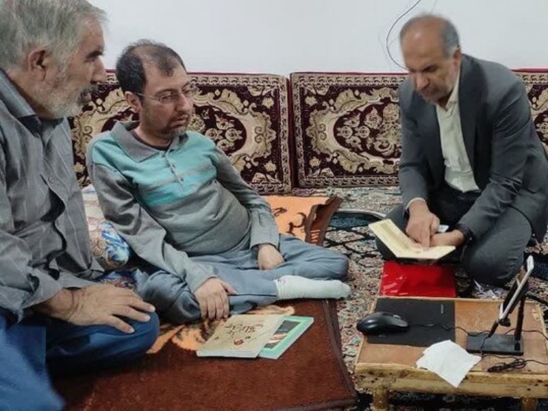 دیدار با هنرمند و شاعر توانمند شهرستان صحنه رضا نظری ایلخانی دیدار با هنرمند و شاعر توانمند شهرستان صحنه رضا نظری ایلخانی