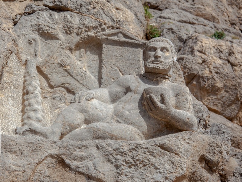 هرسین قلب تاریخ با مجموعه ای از اماکن طبیعی و تاریخی هرسین قلب تاریخ با مجموعه ای از اماکن طبیعی و تاریخی