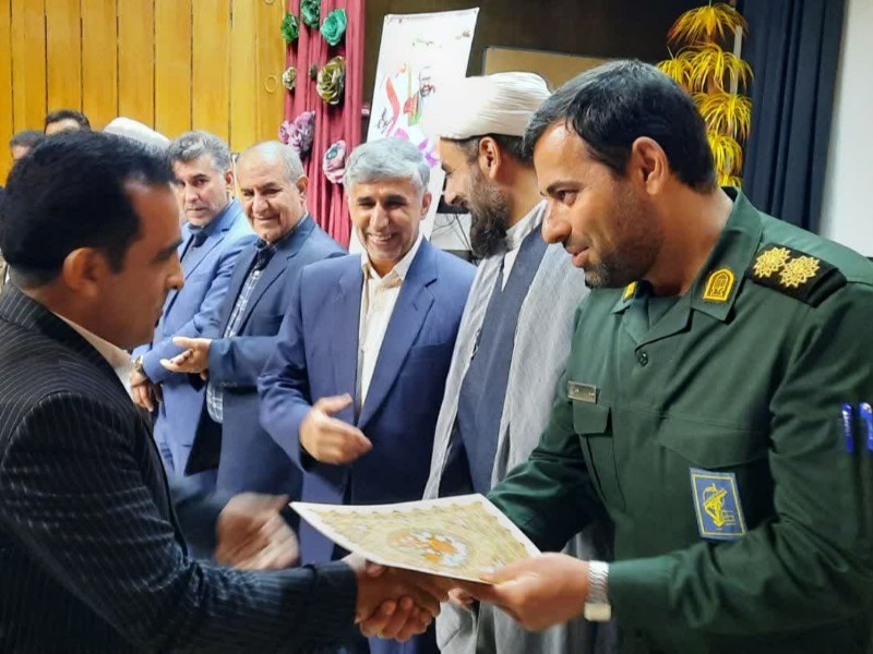 همایش تجلیل از معلمان نمونه و گرامیداشت هفته معلم برگزار شد