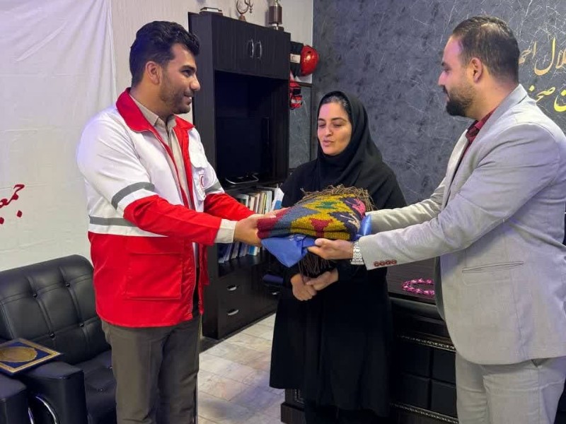 جمعی از مسئولین شهرستان با کارکنان جمعیت هلال احمر صحنهدیدار کردند جمعی از مسئولین شهرستان با کارکنان جمعیت هلال احمر صحنهدیدار کردند
