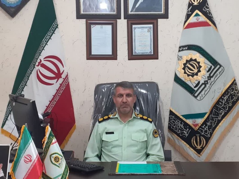 دستبندپلیس صحنه بر دستان سارق حرفه ای دستبندپلیس صحنه بر دستان سارق حرفه ای