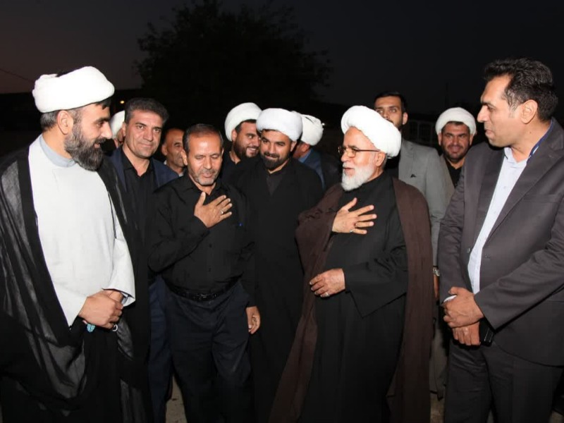 حضور نماینده ولی‌فقیه در کرمانشاه در مراسم عزاداری اباعبدالله الحسین (ع) در روستای «علی گرزان سفلی» صحنه