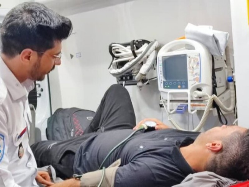 استفاده از نوشیدنی خنک حاوی کمی نمک برای گرمازدگی استفاده از نوشیدنی خنک حاوی کمی نمک برای گرمازدگی