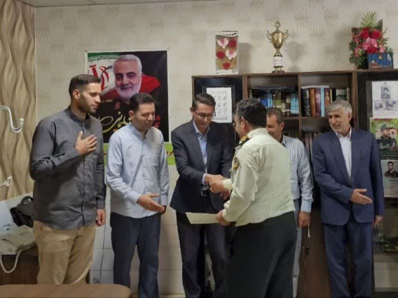 نشست افزایش تعامل و همکاری پلیس و آموزش و پرورش در صحنه انجام شد نشست افزایش تعامل و همکاری پلیس و آموزش و پرورش در صحنه انجام شد