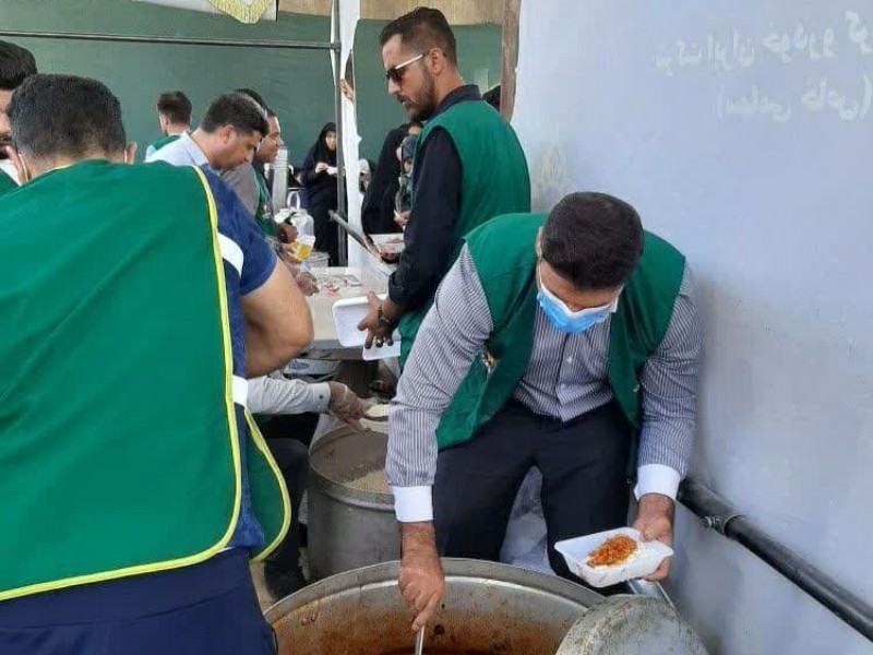 موکب ایران خودروکرمانشاه روزانه 1000 پرس غذا توزیع می کند + عکس موکب ایران خودروکرمانشاه روزانه 1000 پرس غذا توزیع می کند + عکس