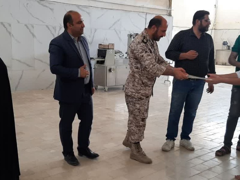 تجلیل از کارگران زن سرپرست خانوار شهرستان صحنه انجام شد تجلیل از کارگران زن سرپرست خانوار شهرستان صحنه انجام شد