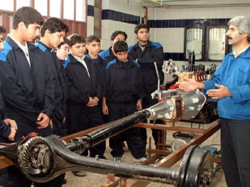 تا پایان برنامه هفتم توسعه تعداد هنرجویان هنرستان‌ها باید به ۵۰ درصد برسد