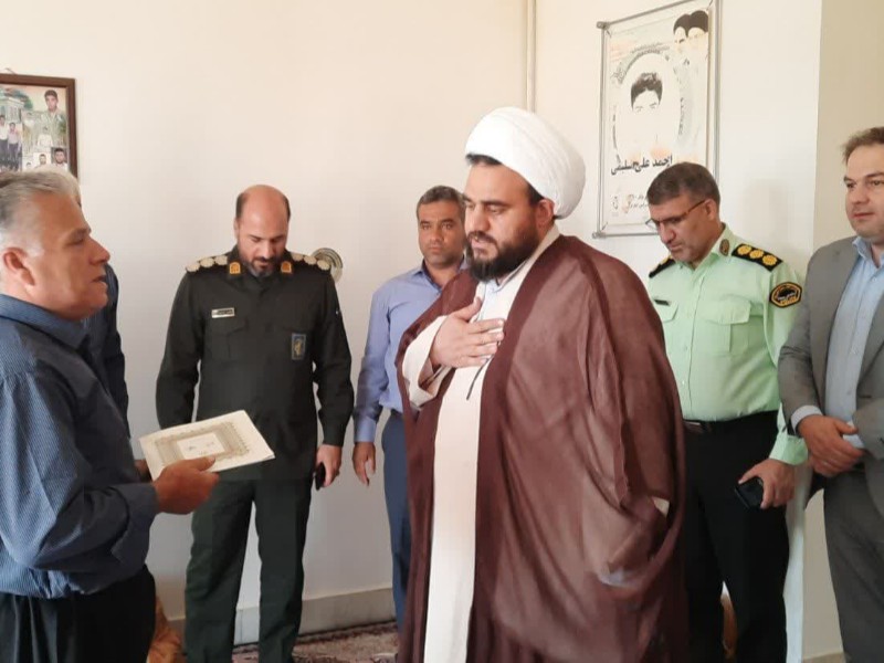 دیدار با 5 خانواده شهید دینوری انجام شد