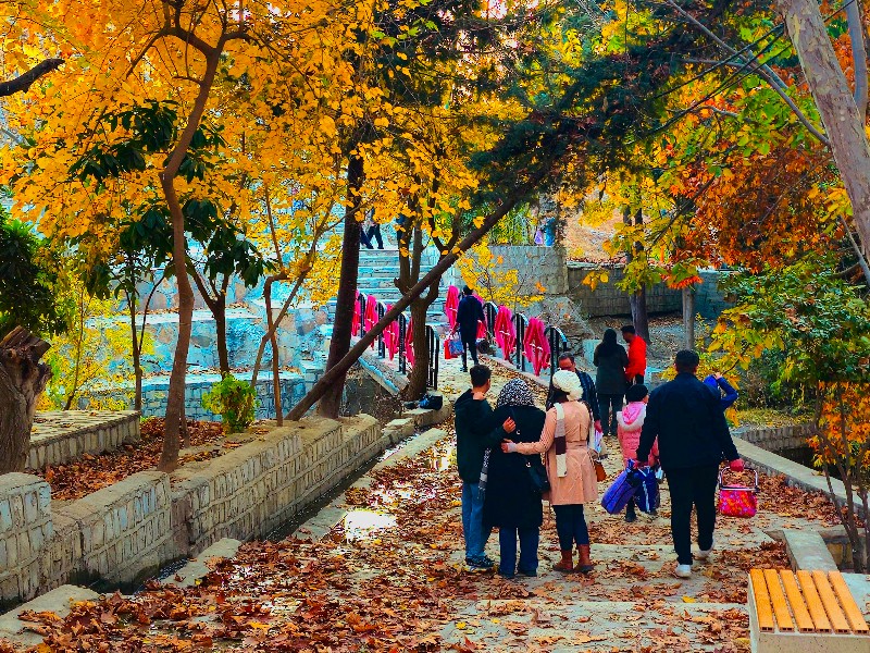 طبیعت پاییزی دربند صحنه