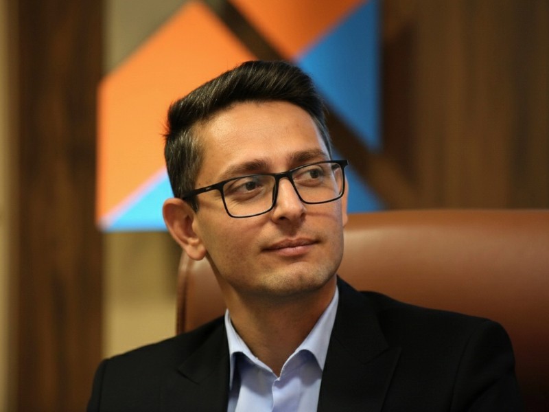 دکتر وحید موحدی راد رئیس انجمن کودکان استثنایی جهموری اسلامی ایران شعبه صحنه دکتر وحید موحدی راد رئیس انجمن کودکان استثنایی جهموری اسلامی ایران شعبه صحنه