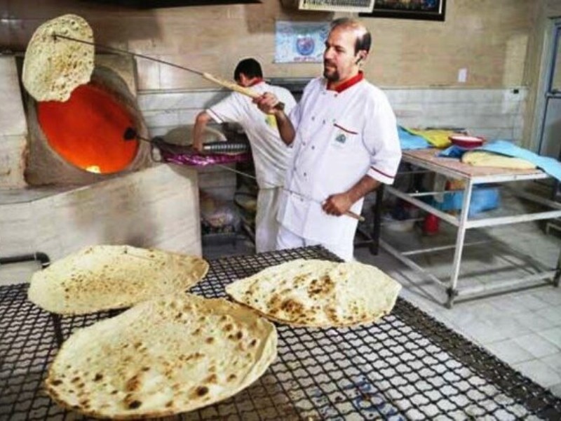 انبارهای کرمانشاه مملو از کالاهای اساسی است / شیفت کاری نانوایی‌ها افزایش یافته است