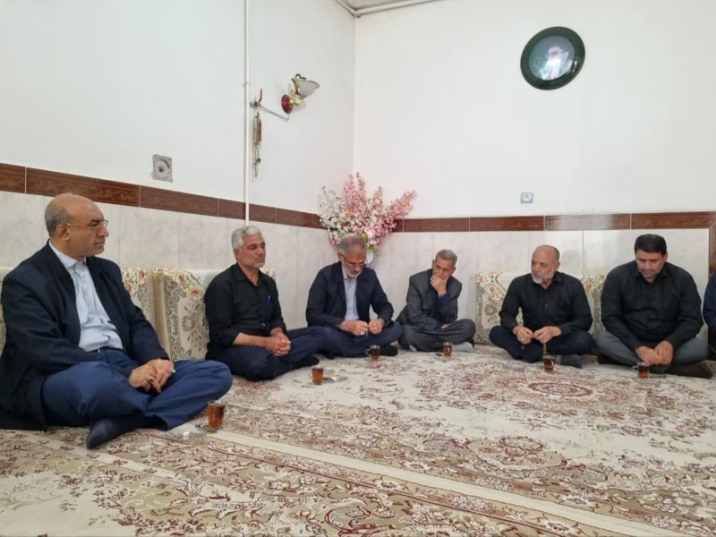 حضور استاندار کرمانشاه در منزل شهدای حملات رژیم صهیونیستی در صحنه