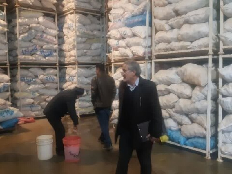 با احتکار و گرانفروشی اقلام اساسی قاطعانه برخورد میشود با احتکار و گرانفروشی اقلام اساسی قاطعانه برخورد میشود