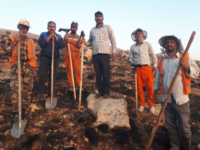 آتش سوزی ارتفاعات مشرف به روستای آبباریک صحنه مهار شد