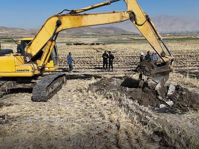 ۱۴۰ حلقه چاه غیرمجاز در صحنه مسدود شد/برخورد قاطع با متخلفان ۱۴۰ حلقه چاه غیرمجاز در صحنه مسدود شد/برخورد قاطع با متخلفان