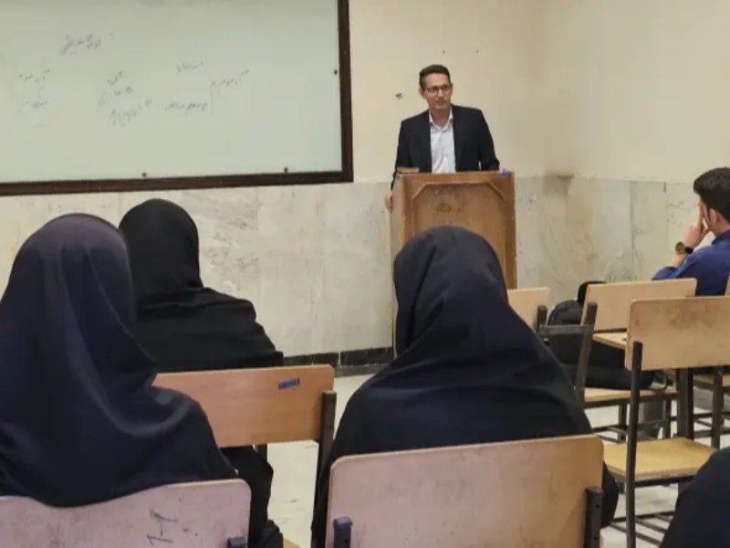 شکوفایی اندیشه با آموزش تفکر انتقادی در دانشگاه آزاد اسلامی واحد صحنه شکوفایی اندیشه با آموزش تفکر انتقادی در دانشگاه آزاد اسلامی واحد صحنه