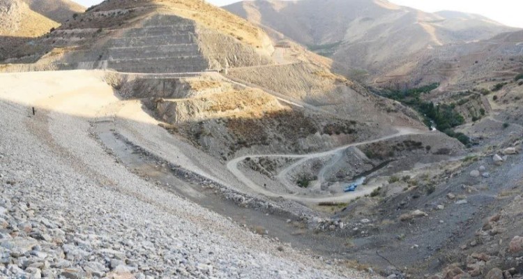 سرعت جابه‌جایی روستاهای کاسه سد قشلاق صحنه بیشتر می‌شود