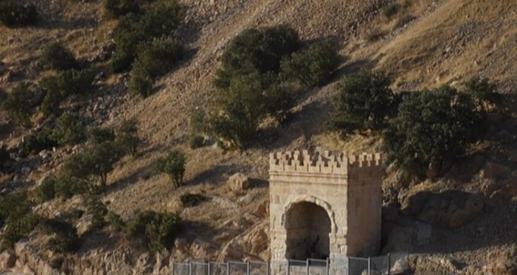 راز سربه مُهر یک بنای تاریخی در کرمانشاه