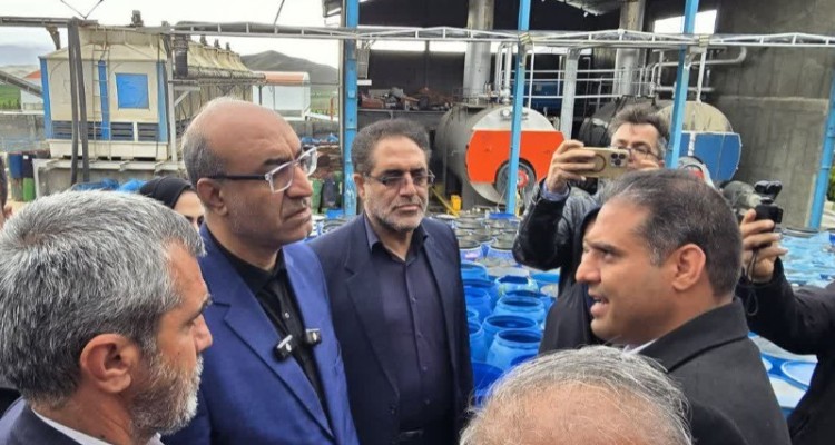 تولید ۱۰ هزار تن رب گوجه فرنگی و اشتغال‌زایی برای ۱۵۰ نفر در صحنه