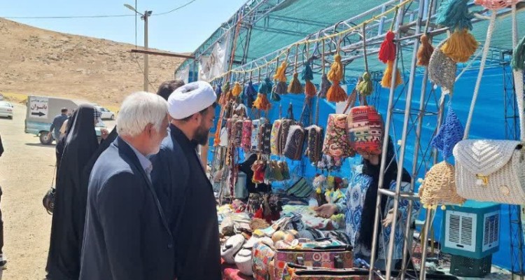 برپایی 12 غرفه صنایع‌دستی در صحنه در مسیر زائران اربعین حسینی