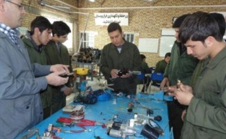 توسعه هنرستان‌های جوار صنعت با جدیت دنبال شود