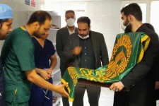 حضور خادمین امام رضا (ع) دربیمارستان دکتر معاون صحنه
