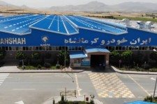 بیش از ۱۲ هزار خودرو طی سه ماه امسال در شرکت ایران خودرو کرمانشاه واقع در شهرستان صحنه تحویل مشتریان شد
