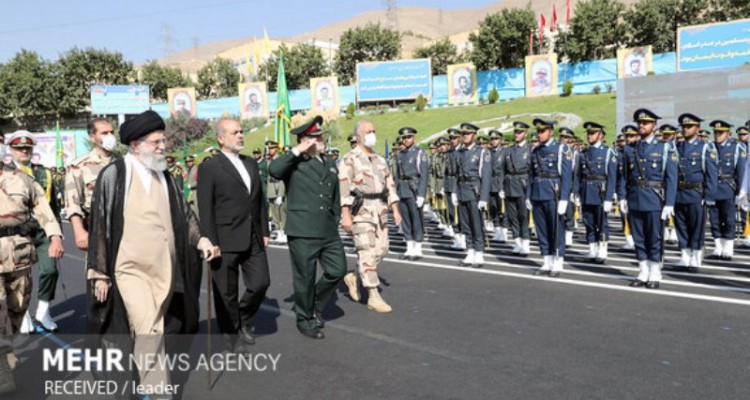 فرماندهان نیروهای مسلح با فرمانده معظم کل قوا تجدید بیعت کردند