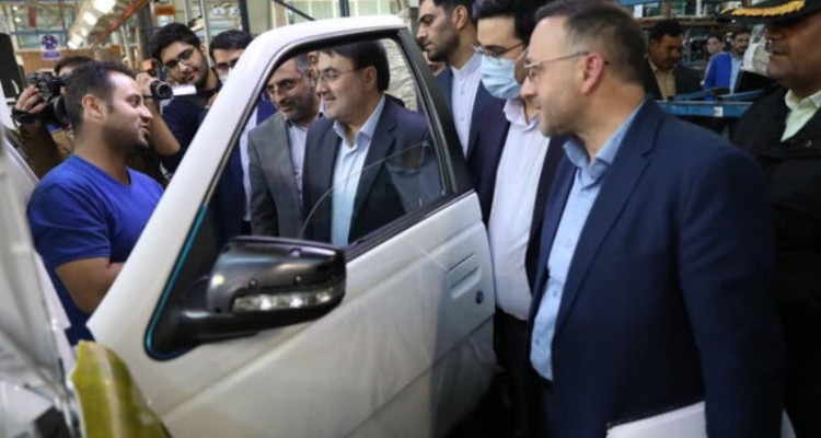 ایران خودرو امسال ۴۰ هزار دستگاه پژو پارس در کرمانشاه تولید می کند