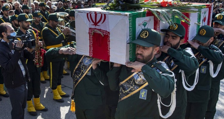 پیکر شهید نادر بیرامی در صحنه تشییع شد