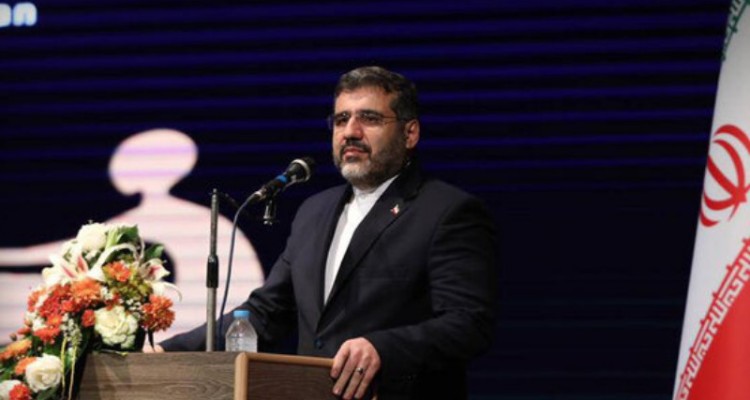 قائل به محدودیت برای کار هنرمندانه نیستیم